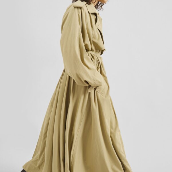 The Frankie Shop Elsdon Fluid Long Trench - Camel - Oversized Minimalist Coats in Beige - Shop at Coveti