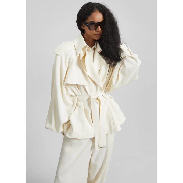 The Frankie Shop Elva Fluid Short Trench – Ivory, view 5