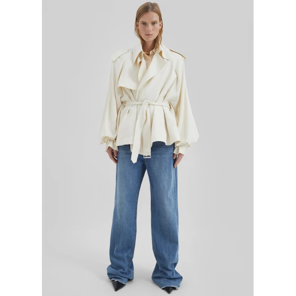 The Frankie Shop Elva Fluid Short Trench – Ivory, view 6