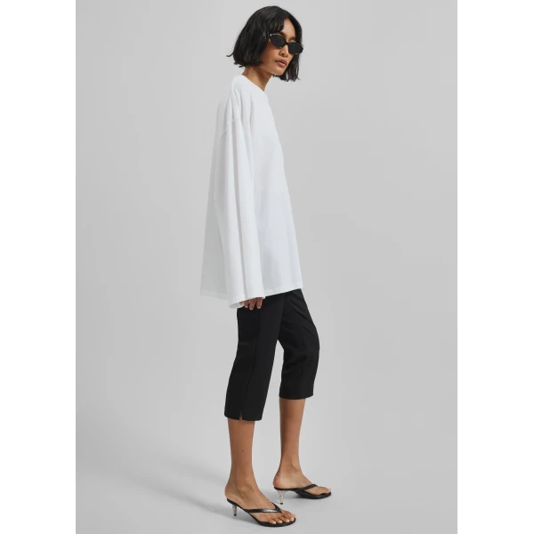 The Frankie Shop Emersyn Capri Pants – Black, view 2