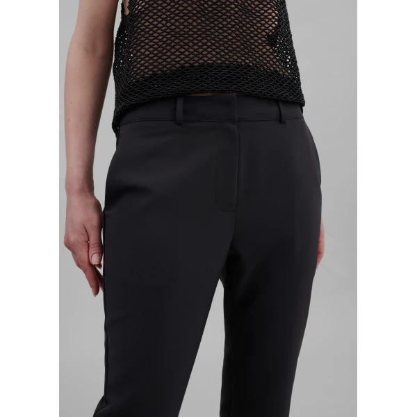 The Frankie Shop Emersyn Capri Pants – Black, view 6