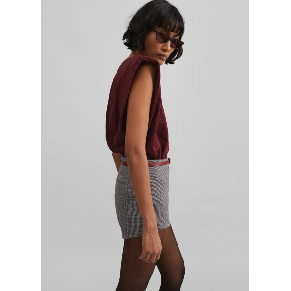The Frankie Shop Eva Padded Shoulder Muscle T-Shirt – Burgundy Top, view 5