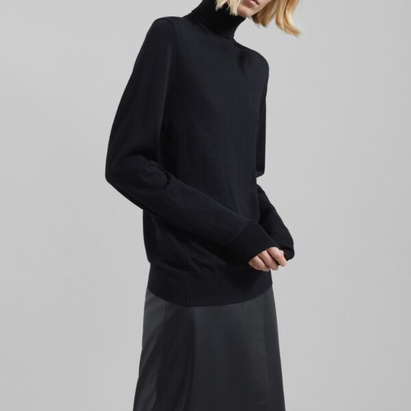 The Frankie Shop Eve Thin Turtleneck Sweater - Black - Oversized Minimalist Knitwear in Black - Shop at Coveti