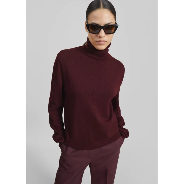 The Frankie Shop Eve Thin Turtleneck Sweater – Burgundy, view 2