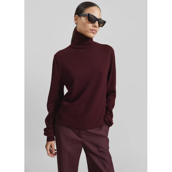 The Frankie Shop Eve Thin Turtleneck Sweater – Burgundy, view 6