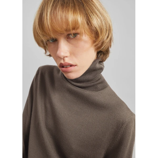 The Frankie Shop Eve Thin Turtleneck Sweater – Dark Taupe, view 3