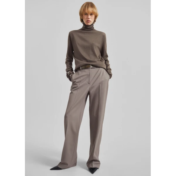 The Frankie Shop Eve Thin Turtleneck Sweater – Dark Taupe, view 5