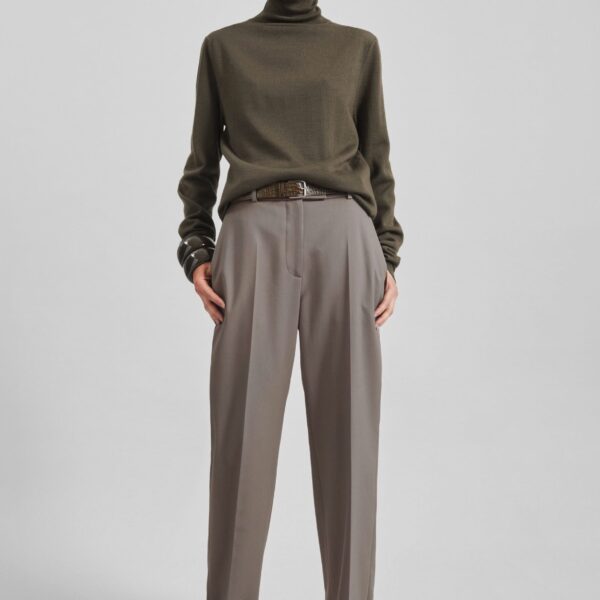The Frankie Shop Eve Thin Turtleneck Sweater - Olive - Oversized Minimalist Knitwear in Green - Shop at Coveti