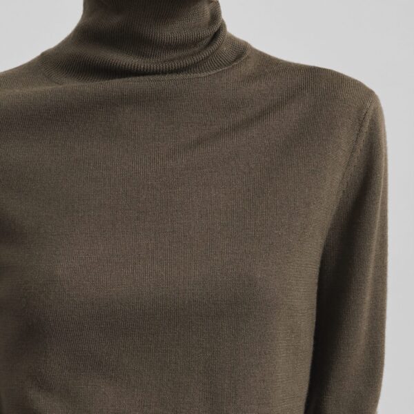 The Frankie Shop Eve Thin Turtleneck Sweater - Olive - Oversized Minimalist Knitwear in Green - Shop at Coveti