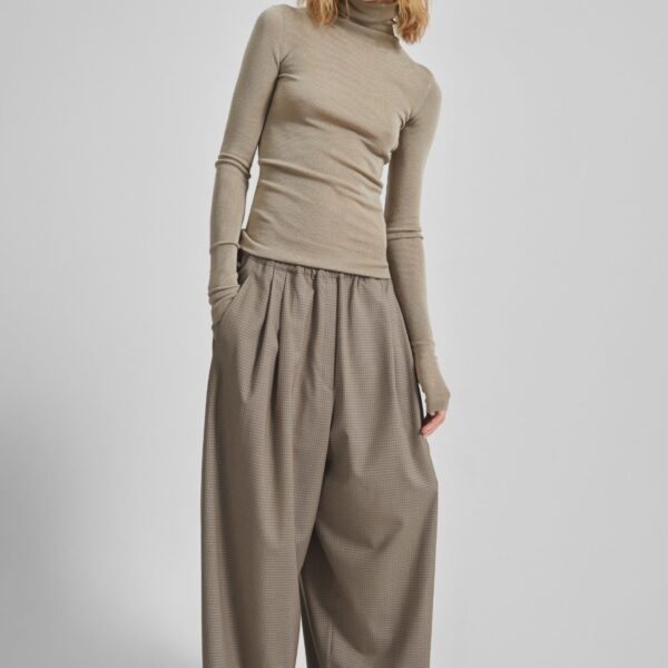 The Frankie Shop Gistel Pleated Pants - Beige Plaid - Oversized Minimalist Pants in Multicolour - Shop at Coveti