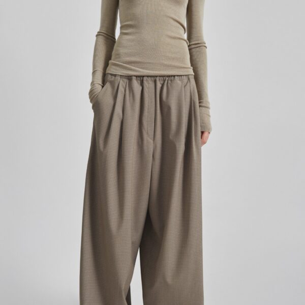 The Frankie Shop Gistel Pleated Pants - Beige Plaid - Oversized Minimalist Pants in Multicolour - Shop at Coveti