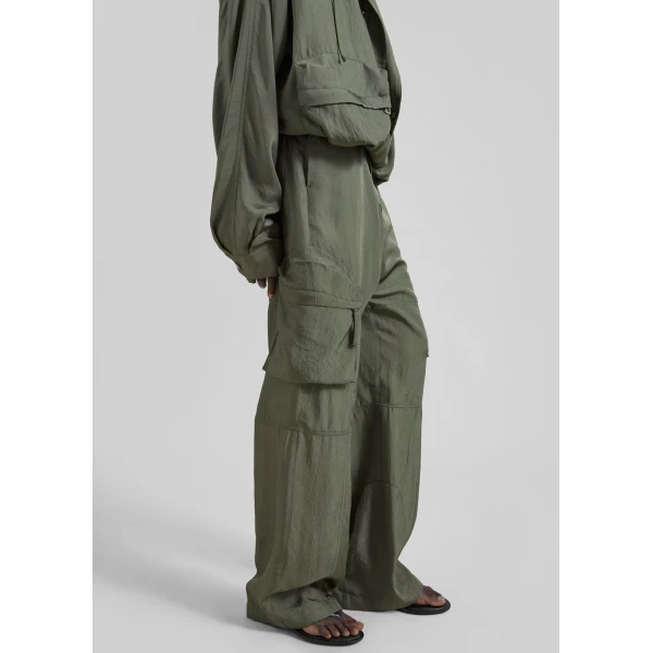 The Frankie Shop Kelly Fluid Cargo Pants – Moss Green, view 3