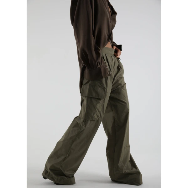 The Frankie Shop Koa Cargo Pants – Khaki, view 3