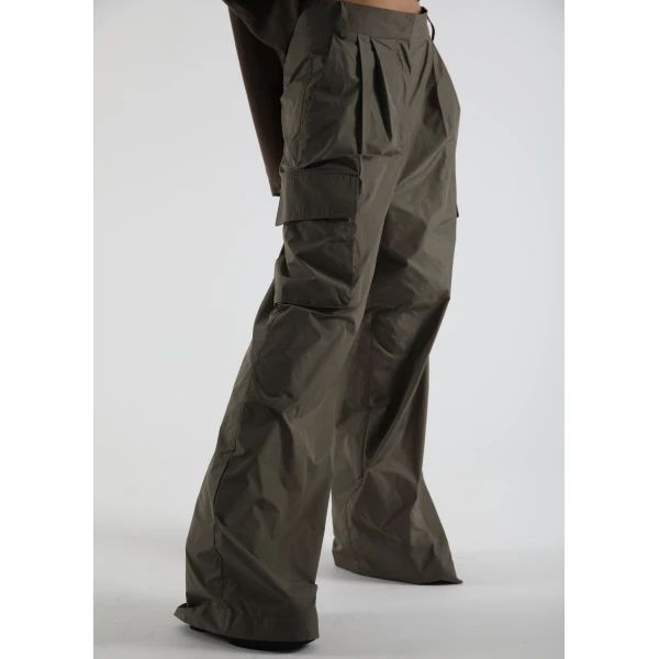 The Frankie Shop Koa Cargo Pants – Khaki, view 6