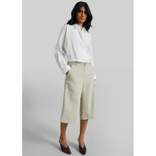 The Frankie Shop Lavre Belted Bermuda Shorts – Beige Melange, view 3