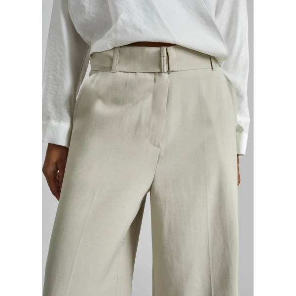 The Frankie Shop Lavre Belted Bermuda Shorts – Beige Melange, view 5