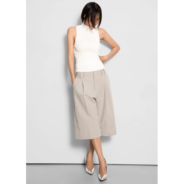 The Frankie Shop Meldert Bermuda Shorts – Stone, view 6