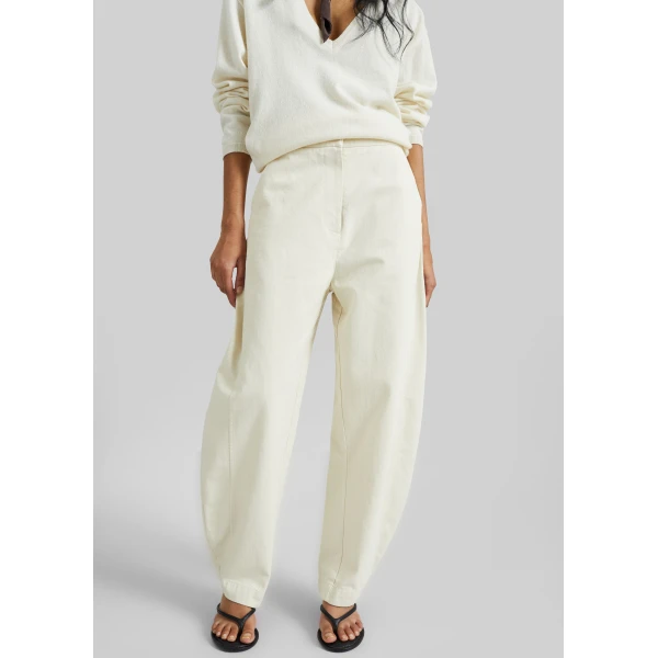 The Frankie Shop Noyon Barrel Leg Pants – Cream, view 3
