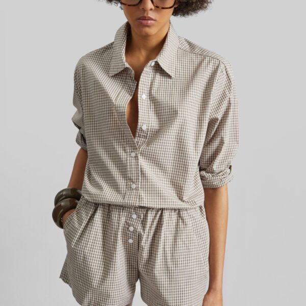 The Frankie Shop Odemira Mini Boxer Shorts - Beige Plaid - Oversized Minimalist Shorts in Multicolour - Shop at Coveti