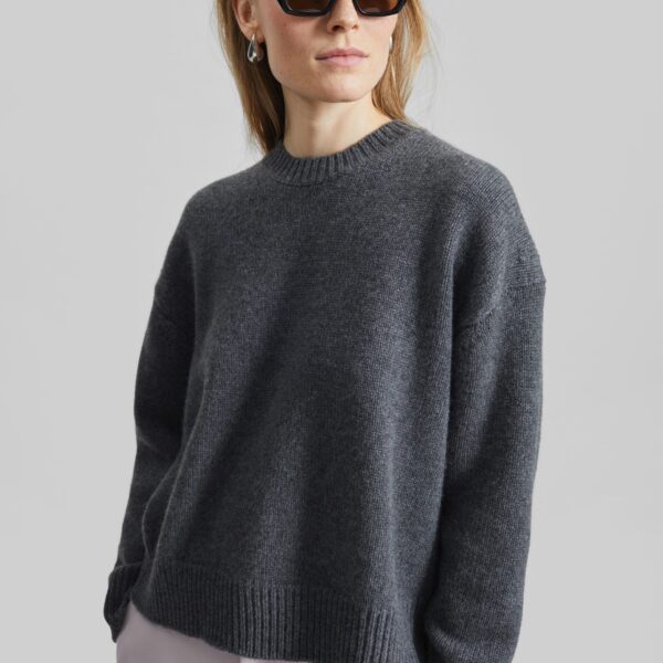 The Frankie Shop Pia Oversized Cashmere Sweater - Anthracite Melange - Oversized Minimalist Knitwear in Grey - Shop at Coveti