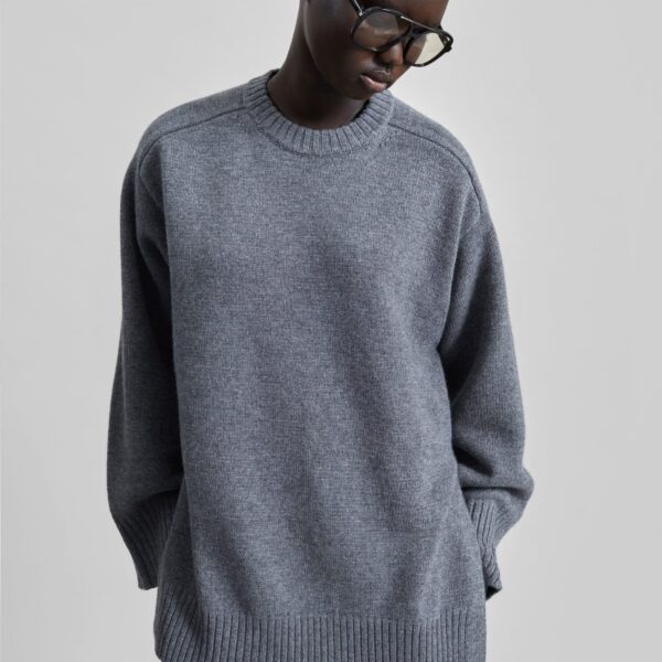The Frankie Shop Safi LDS Cashmere Blend Sweater - Anthracite Melange - Oversized Minimalist Knitwear in Grey - Shop at Coveti