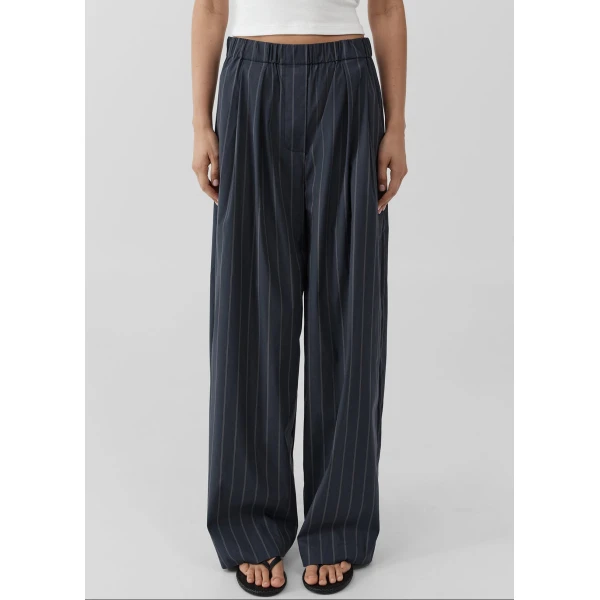 The Frankie Shop Stripe Relaxed Pleat Pants - Ink Stripe - Oversized Minimalist Pants in Multicolour - Shop at Coveti