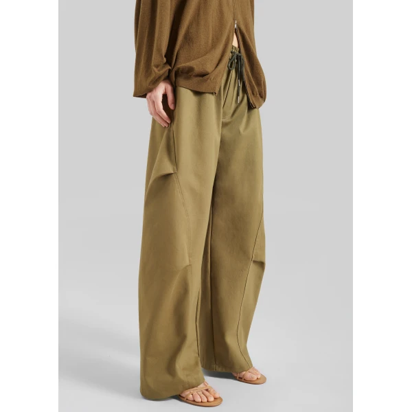 The Frankie Shop Tulsa Curved Pants – Dark Olive, view 3
