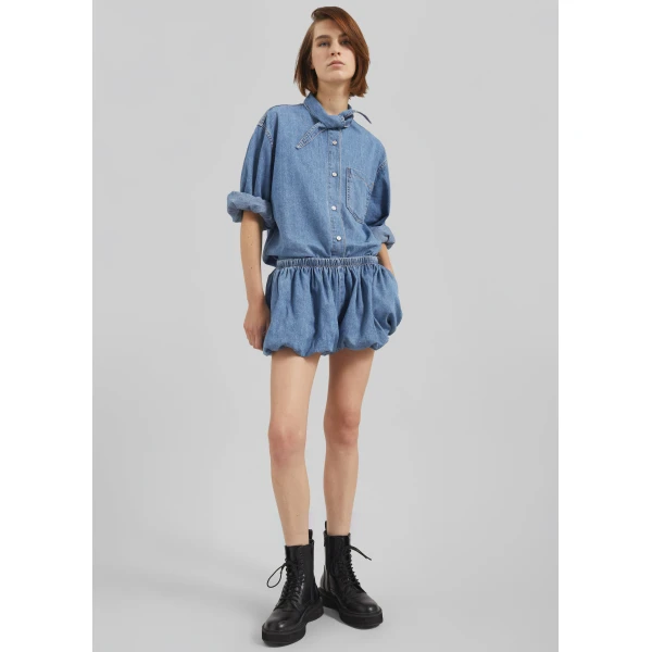 The Frankie Shop Varzy Denim Bubble-Hem Shorts – Medium Wash, view 5