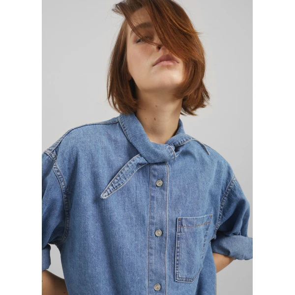 The Frankie Shop Varzy Denim Shirt – Medium Wash, view 4