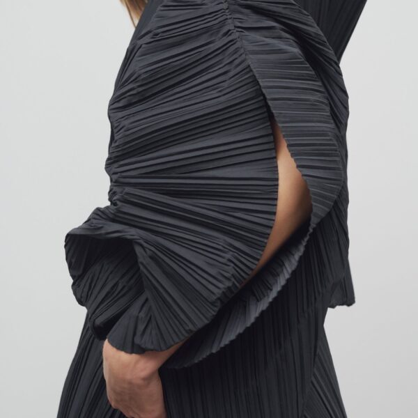 The Row Akiko Top - Tops - Luxury Ready-to-Wear at Coveti