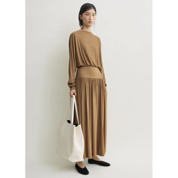 Totême Boatneck Jersey Dress Nutmeg - Dresses - Scandinavian Minimalist Luxury at Coveti