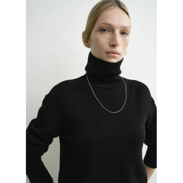 Totême Cashmere Turtleneck Black - Knitwear - Scandinavian Minimalist Luxury at Coveti