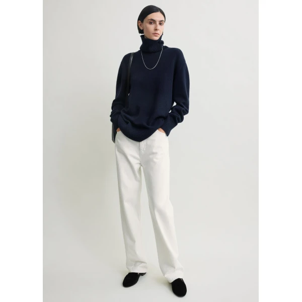Totême Cashmere Turtleneck Navy - Knitwear - Scandinavian Minimalist Luxury at Coveti