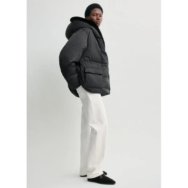 Totême Cinched Puffer Jacket Black - Jackets - Scandinavian Minimalist Luxury at Coveti