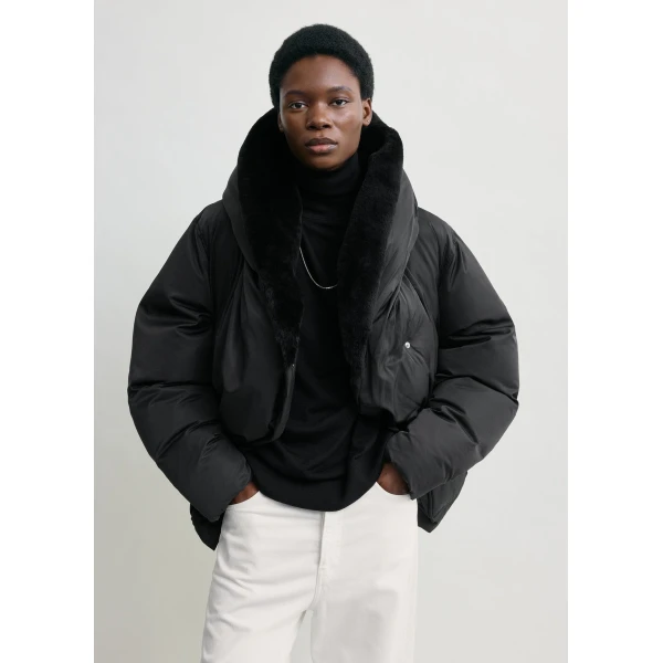 Totême Cinched Puffer Jacket Black - Jackets - Scandinavian Minimalist Luxury at Coveti