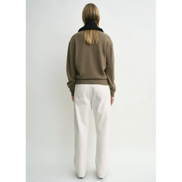 Totême Classic Cashmere Crew Knit Hazel - Knitwear - Scandinavian Minimalist Luxury at Coveti