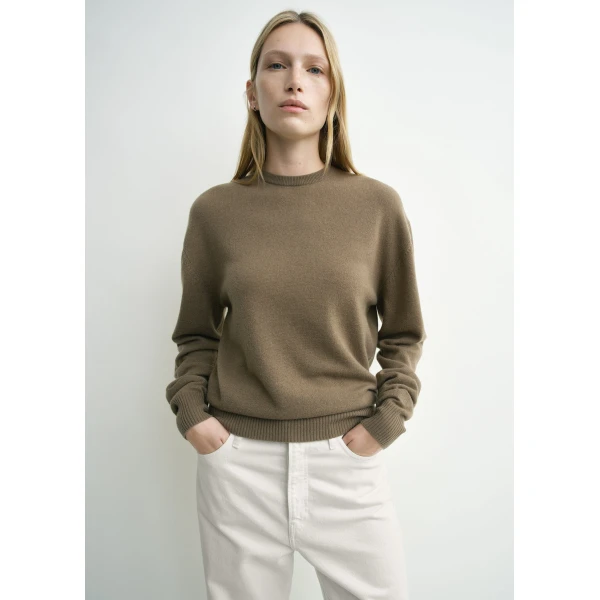 Totême Classic Cashmere Crew Knit Hazel - Knitwear - Scandinavian Minimalist Luxury at Coveti