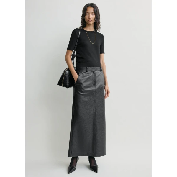 Totême Classic Jersey Tee Black - Tops - Scandinavian Minimalist Luxury at Coveti