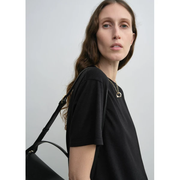 Totême Classic Tee Black - Tops - Scandinavian Minimalist Luxury at Coveti