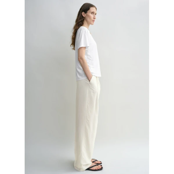 Totême Classic Tee White - Tops - Scandinavian Minimalist Luxury at Coveti
