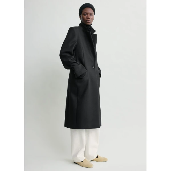 Totême Classic Winter Coat Black - Coats - Scandinavian Minimalist Luxury at Coveti