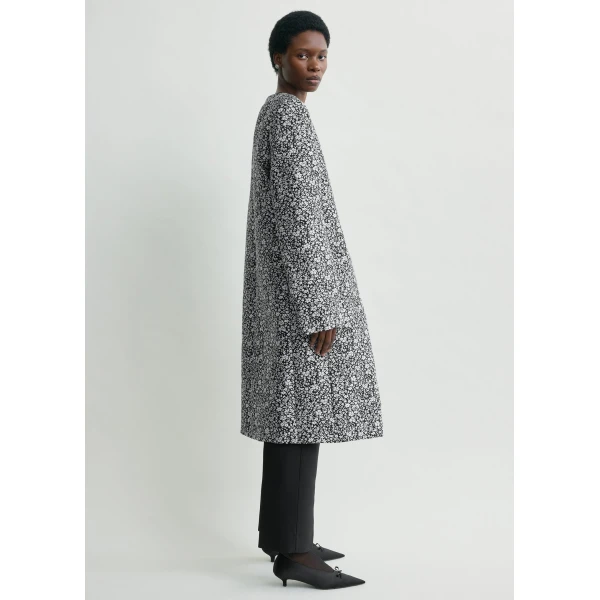 Totême Collarless Floral Coat White/Black - Coats - Scandinavian Minimalist Luxury at Coveti
