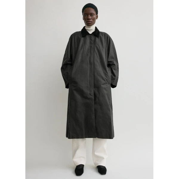 Totême Country Coat Washed Black - Coats - Scandinavian Minimalist Luxury at Coveti