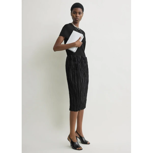 Totême Crinkled Linen Skirt Black - Skirts - Scandinavian Minimalist Luxury at Coveti