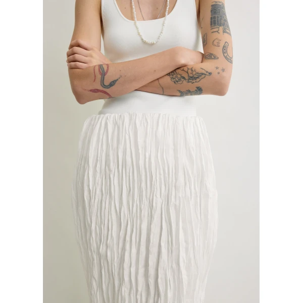 Totême Crinkled Linen Skirt White - Skirts - Scandinavian Minimalist Luxury at Coveti