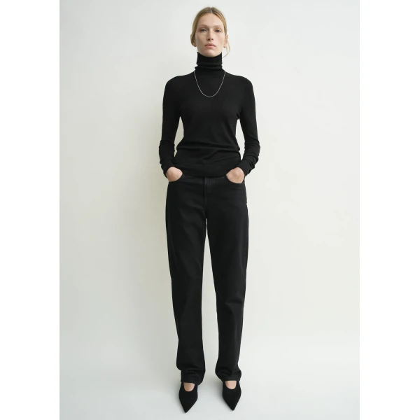 Totême Fine Turtleneck Black - Knitwear - Scandinavian Minimalist Luxury at Coveti
