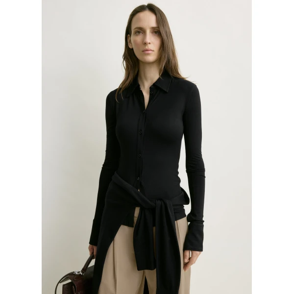 Totême Fitted Jersey Shirt Black - Tops - Scandinavian Minimalist Luxury at Coveti