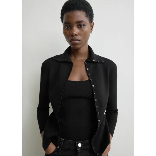 Totême Fitted Polo Cardigan Black - Knitwear - Scandinavian Minimalist Luxury at Coveti