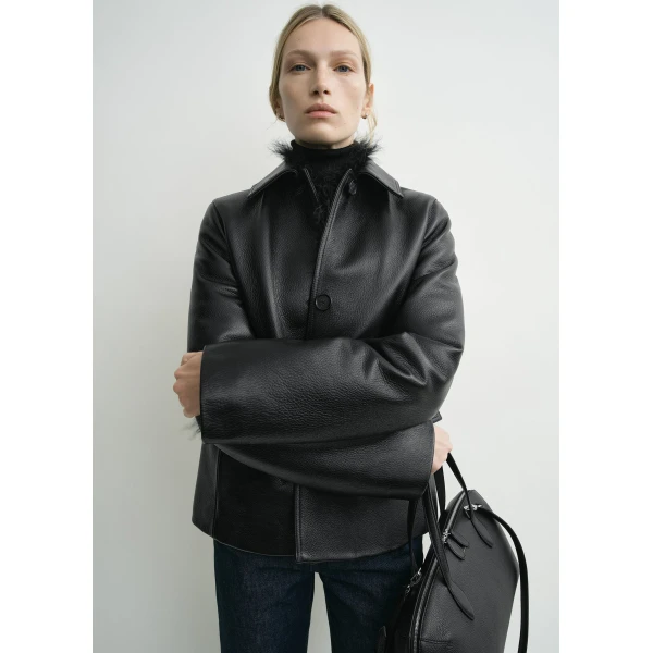 Totême Grained Leather Jacket Black - Jackets - Scandinavian Minimalist Luxury at Coveti