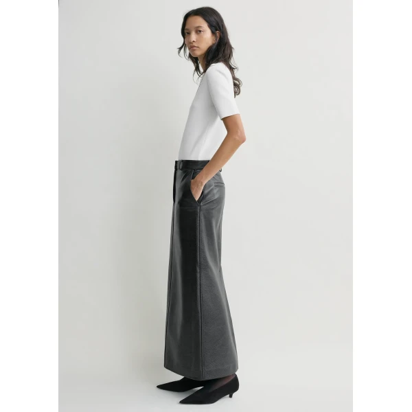 Totême Grained-Leather Straight Skirt Black - Skirts - Scandinavian Minimalist Luxury at Coveti
